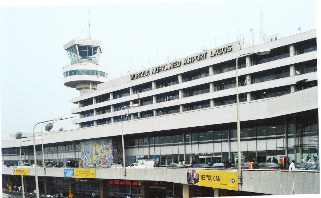 Nigerian aviation workers embark on warning strike over pay, welfare demands