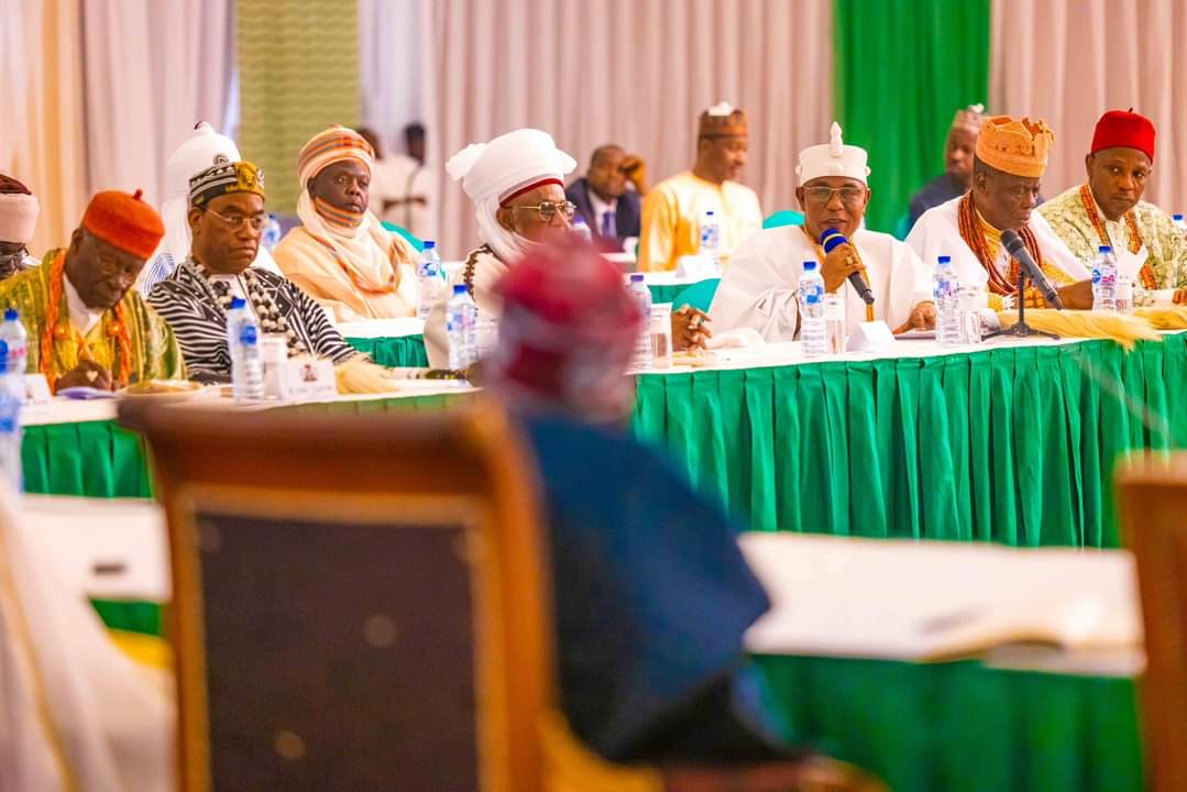 FG enlists support of traditional rulers to promote national unity