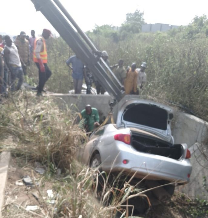 BREAKING: Two Die As Speeding Driver Loses Control On Lagos-Ibadan Road