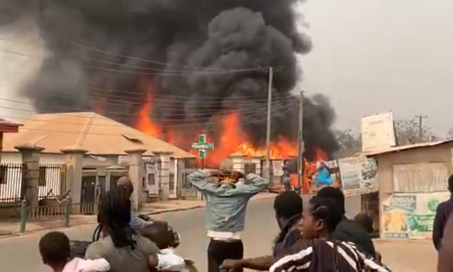 Panic As Fire Razes Several Shops In Ibadan Community