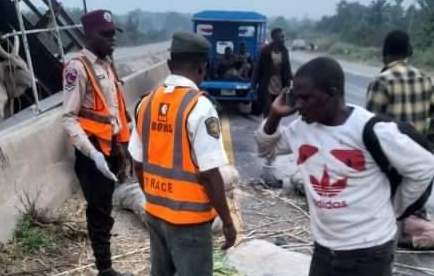 One Died, Five Injured In Lagos-Ibadan Expressway Crash