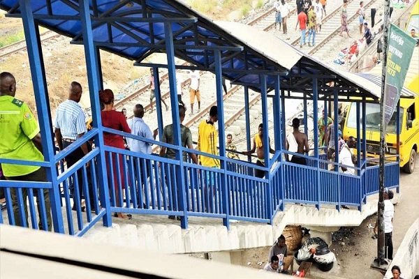 JUST IN: Lagos Arrests Touts Extorting Traders On Yaba Pedestrian Bridge