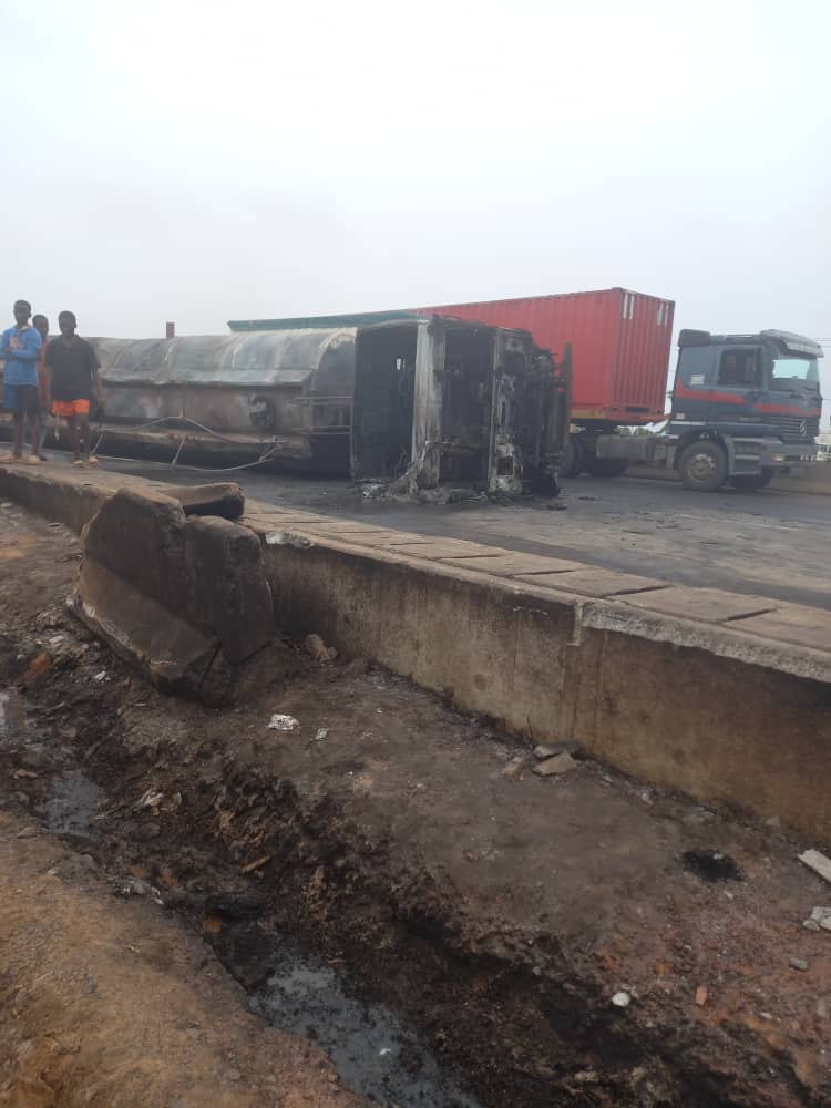 Fuel Tanker Explodes On Lagos-Ibadan Expressway